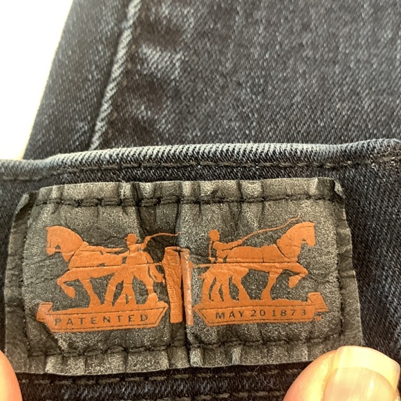 Levis Women’s Perfectly Slimming Skinny Leg Dark Blue Denim Jean. Size 31‎ (635) - Picture 11 of 16